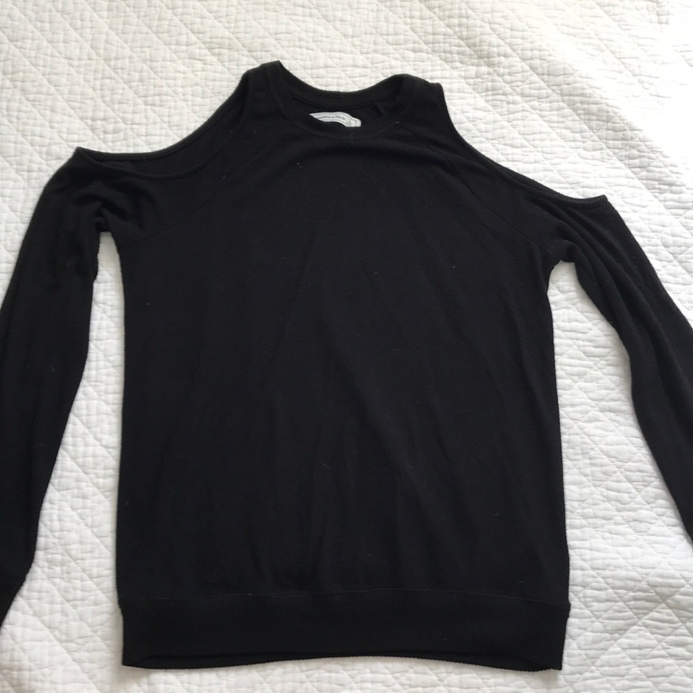 Shoulder cut out sweatshirt